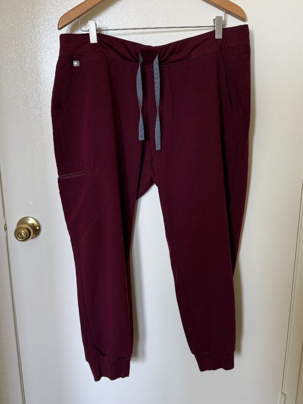 FIGS Zamora Jogger Scrub Pants In Burgundy XXL/P